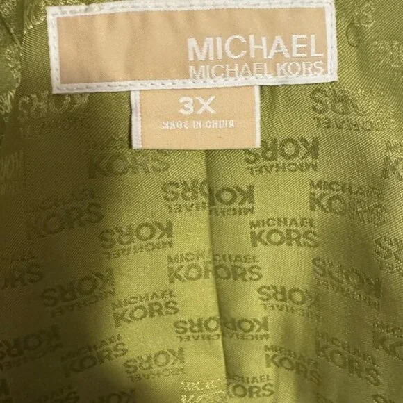 Women's Green Double-Breasted Coat - Picture 13 of 16